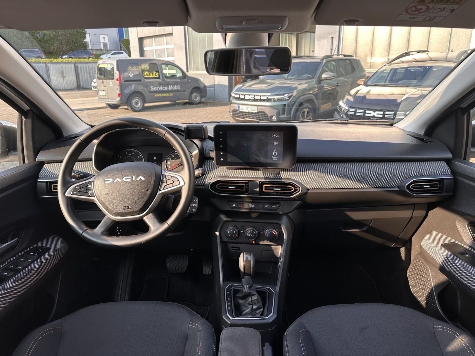 Fahrzeugabbildung Dacia Sandero Stepway Expression TCe 90 Automatik