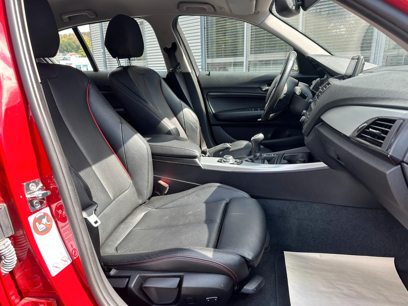 BMW 116i Sport Line Vollleder Bi-Xenon Navi 1.Hand