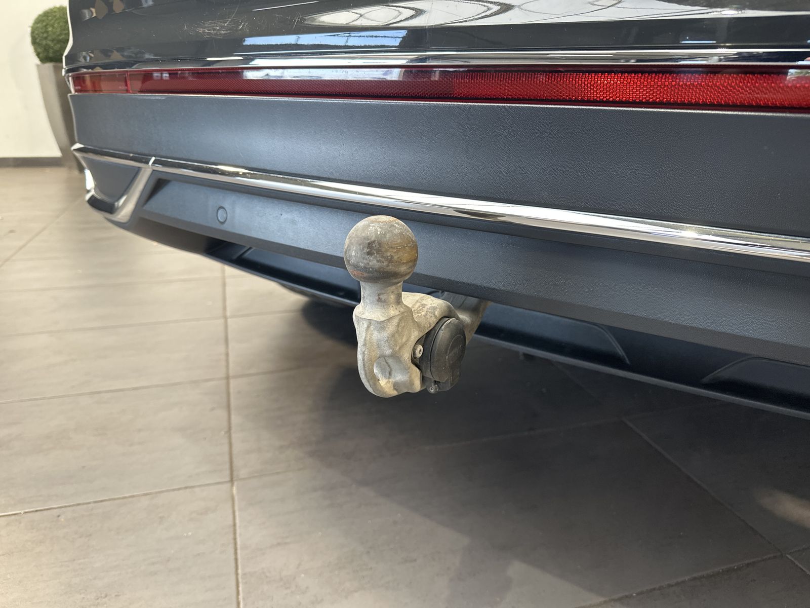 Fahrzeugabbildung Volkswagen Tiguan Elegance eHybrid NAV+IQ-LIGHT+AHK+HEAD-UP