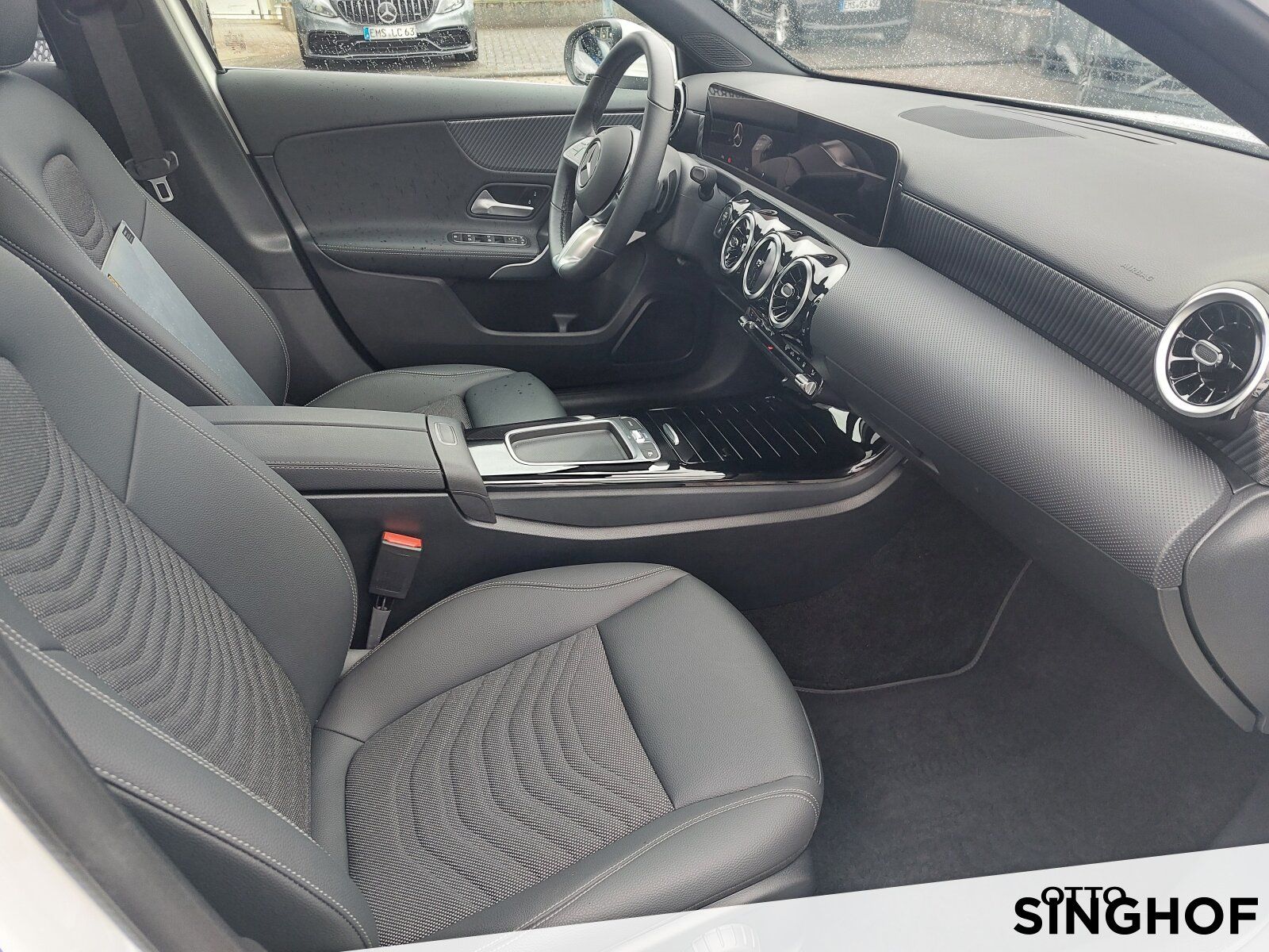 Fahrzeugabbildung Mercedes-Benz A 200 +Panodach+Standhzg+LED+Rü Kam+MBUX+Sitzhg