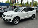 Hyundai Santa Fe 2.2 CRDi Premium Leder/ AHK/ Key-Less. - Hyundai SANTA FE aus 2011 mit Diesel-Antrieb