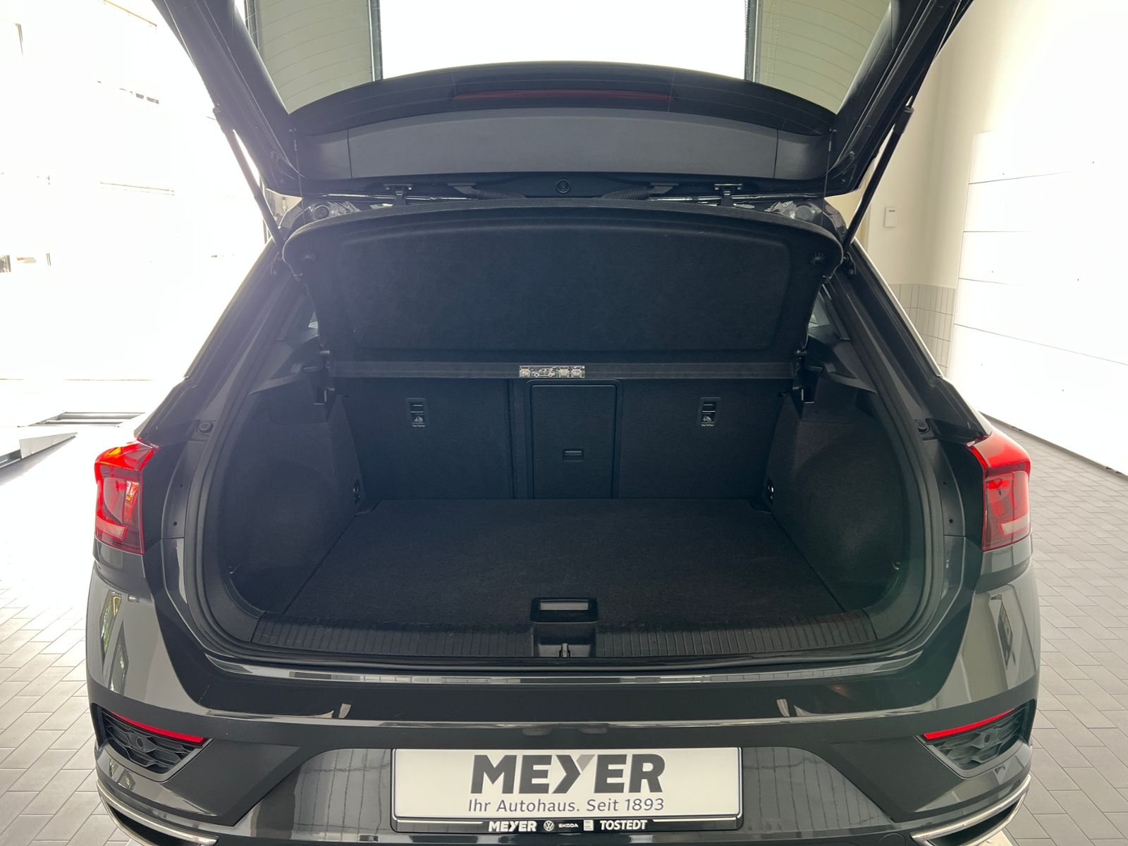 Fahrzeugabbildung Volkswagen T-Roc Sport 2.0 TDI DSG 4Motion R-Line *Beats,Pa