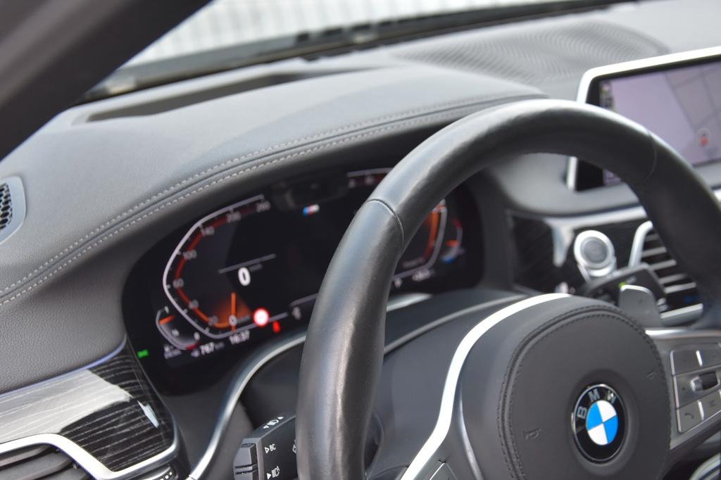 BMW 730