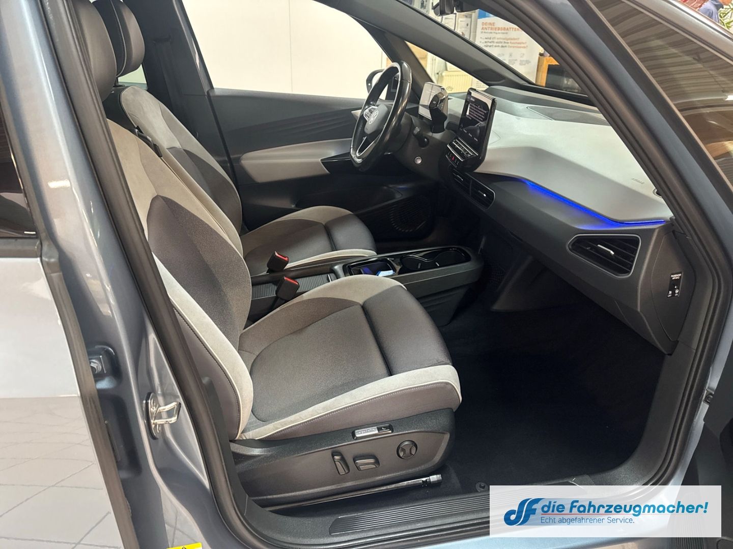 Fahrzeugabbildung Volkswagen ID.3 Pro S 150 kW Tour HUD StandHZG Navi Digital