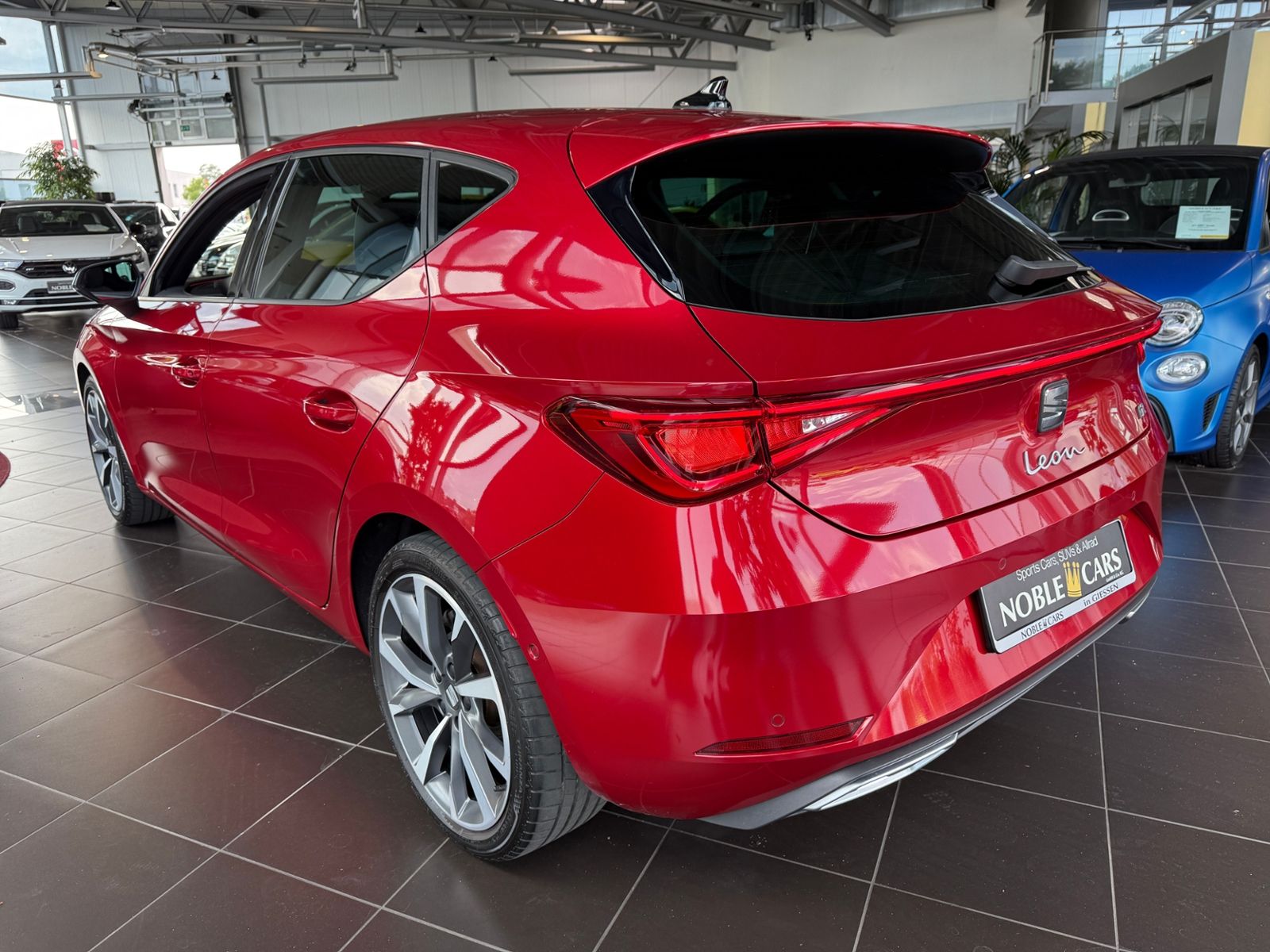 Fahrzeugabbildung SEAT Leon FR RFK LED NAVI CARPLAY