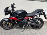Triumph STREET TRIPLE 675R - Triumph Street Triple 675 R