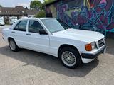 Mercedes-Benz 190 E 2.6 - Mercedes-Benz 190: 2.6