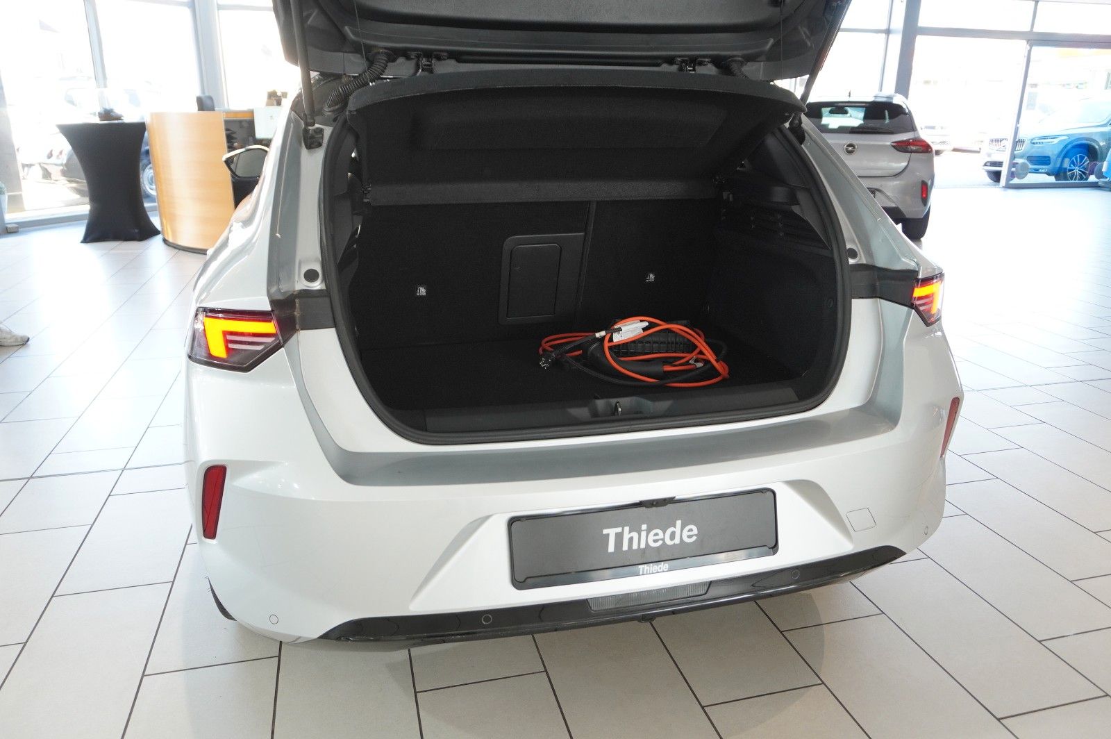 Fahrzeugabbildung Opel Astra L Lim. 1.6 HYBRID GS SPORT NAVI/360°/SPORT