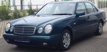 Mercedes E 230 - 1