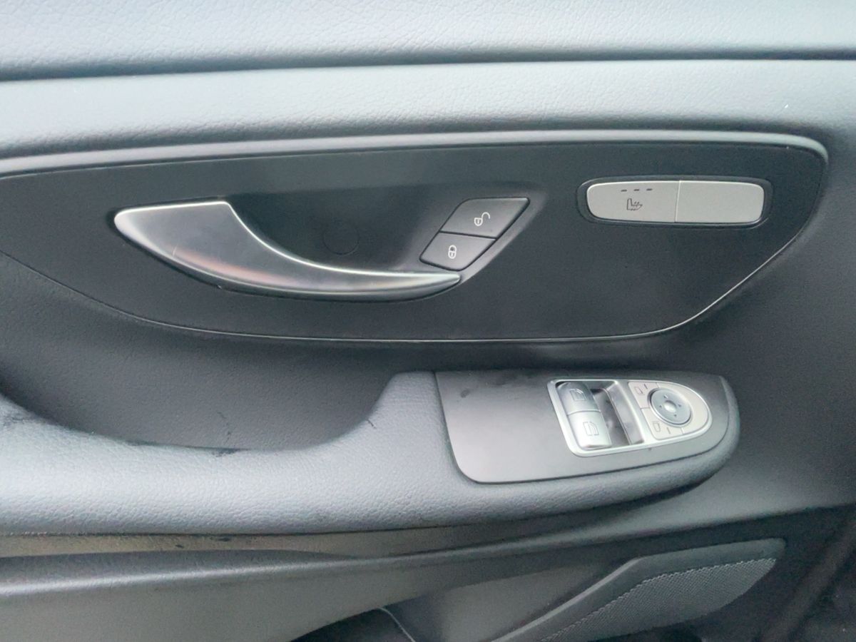 Fahrzeugabbildung Mercedes-Benz V 250 d lang Navi/Facelift/MBUX/Kamera/DAB/Totw.