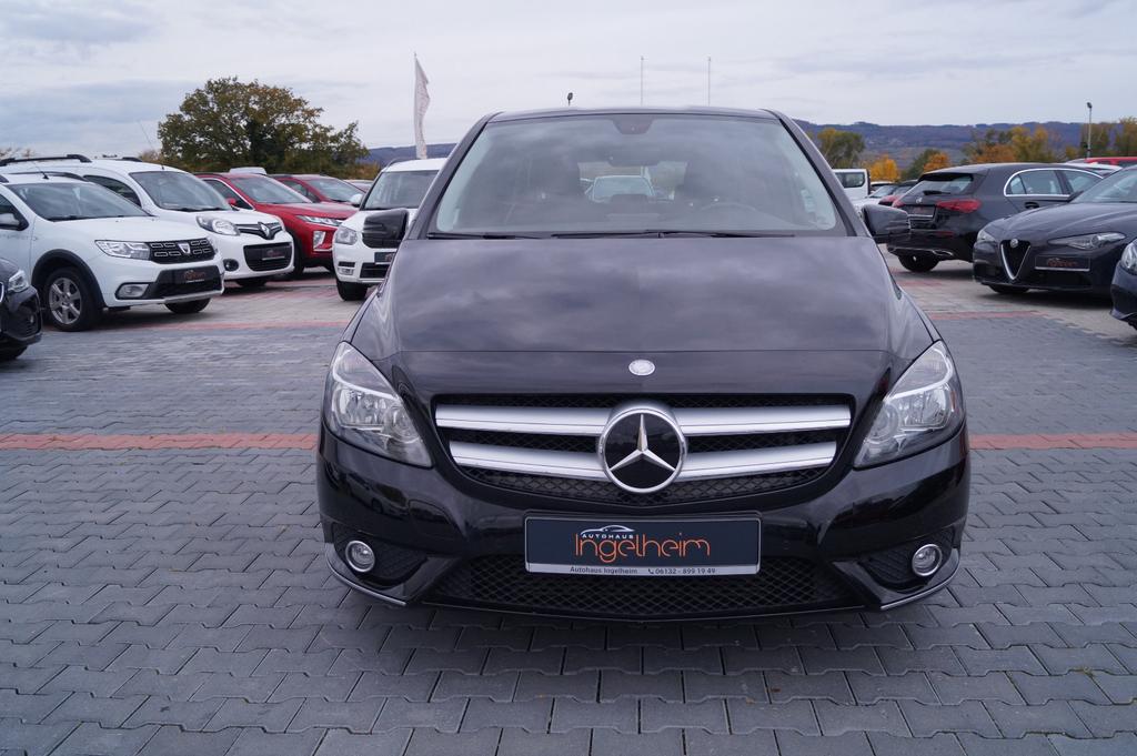 Mercedes-Benz B 180