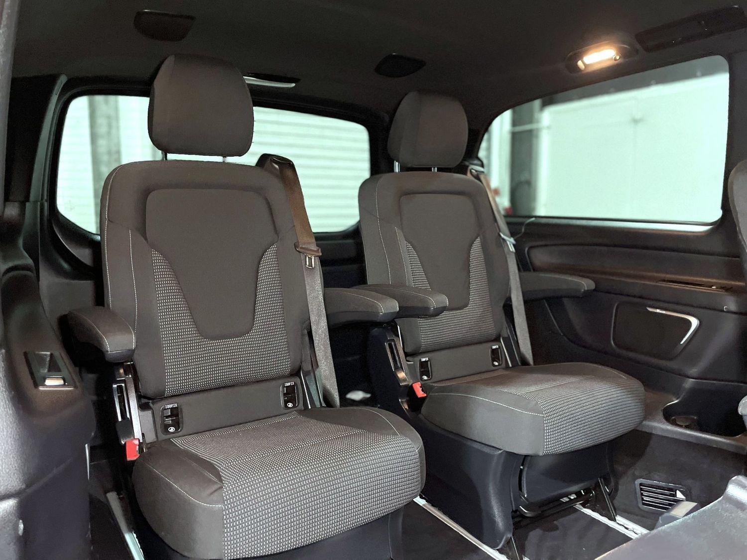 Fahrzeugabbildung Mercedes-Benz V 250 d EDITION lang AMG#Night#LED#Distr.#Burmes
