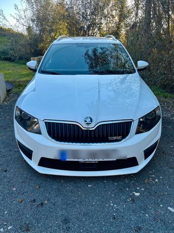 Skoda Octavia VRS / DSG / Standheizung / ACC