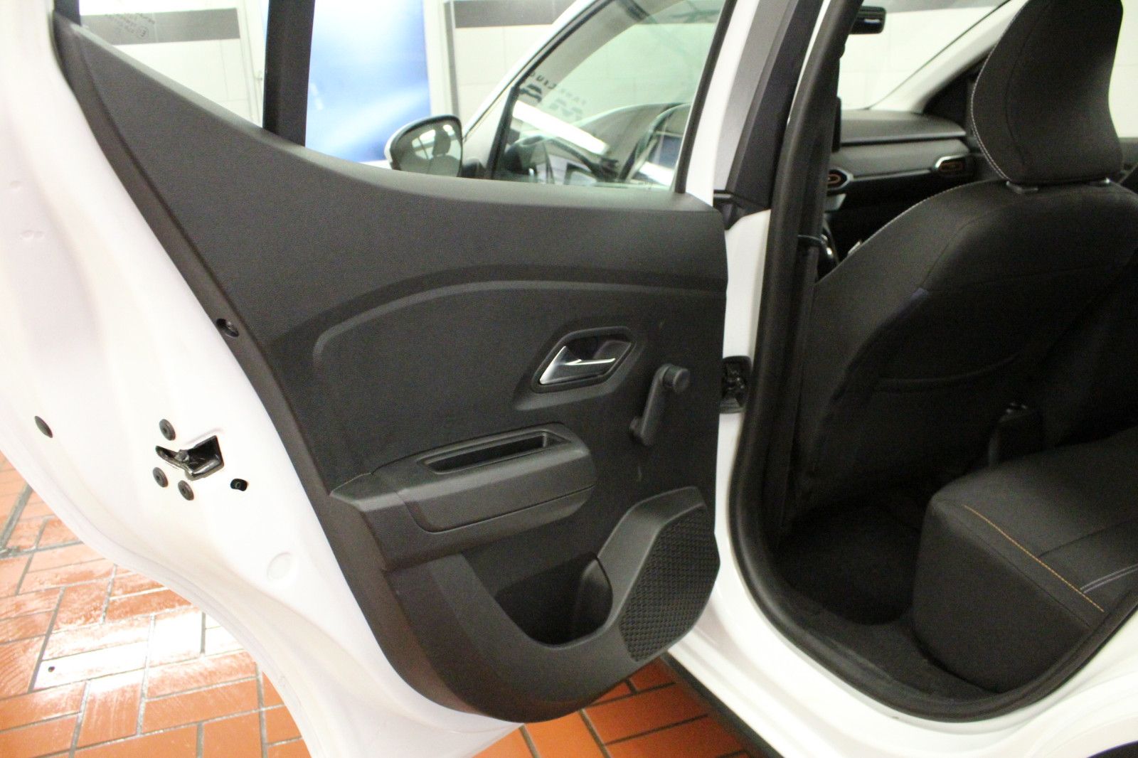 Fahrzeugabbildung Dacia Sandero Stepway TCe 100 ECO-G Comfort *Media-Dis