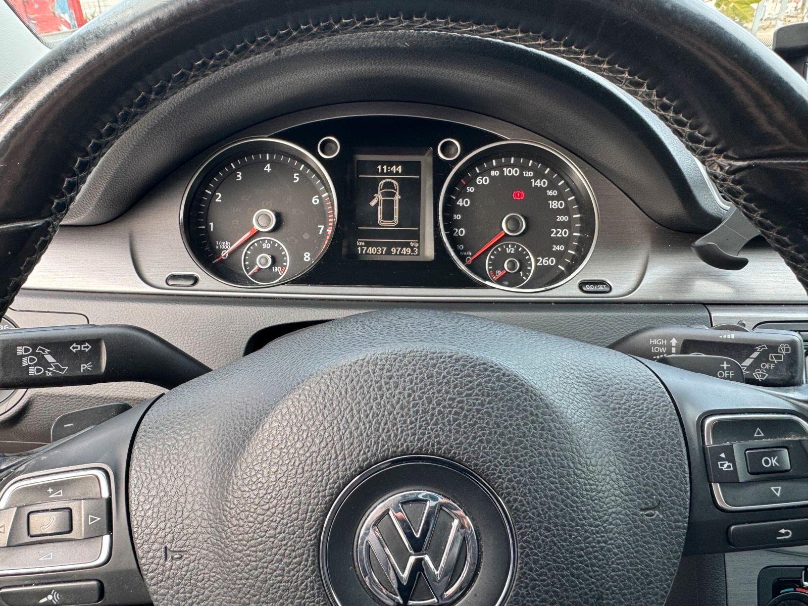 Volkswagen Passat 2011 — photo 9
