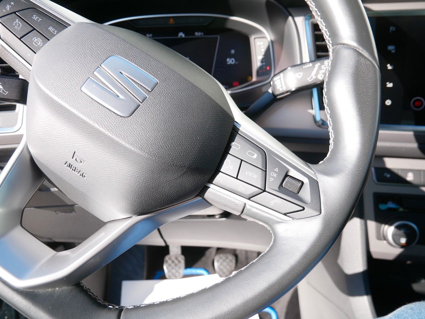 Fahrzeugabbildung SEAT Ateca 2.0 TDI Xperience AHK ACC SHZ 360°Kamera