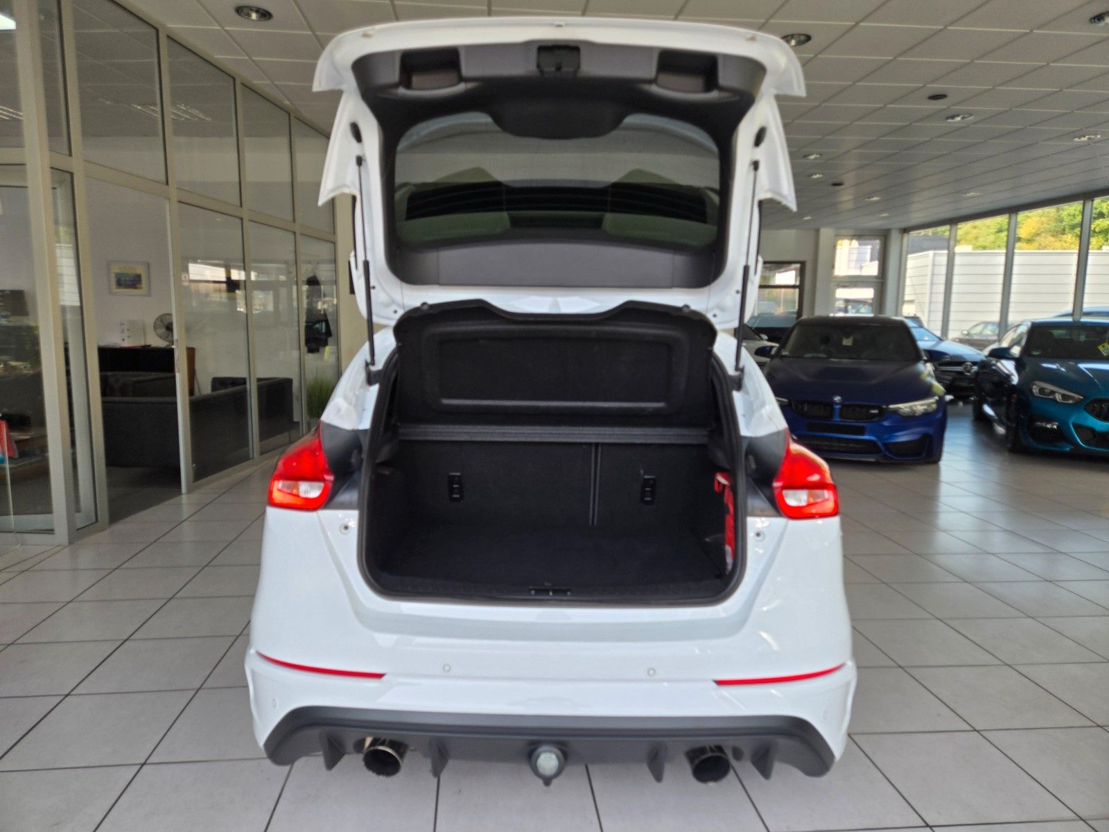 Fahrzeugabbildung Ford Focus Lim. RS*Recaro Sitze