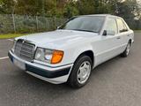 Mercedes-Benz Mercedes Benz 260 E Limousine Automatik W1... - Mercedes-Benz 260: 260e