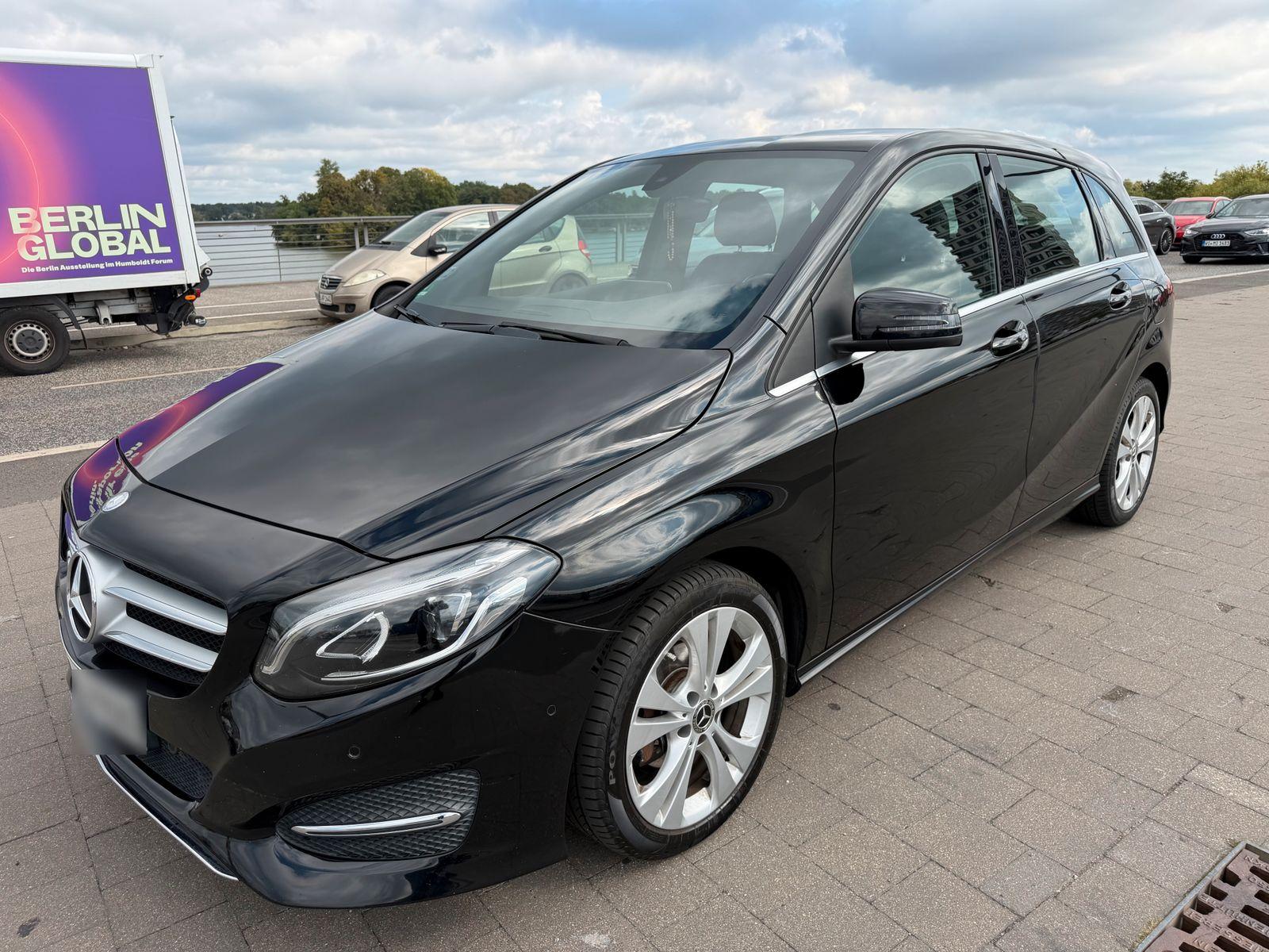 Mercedes-Benz B 180