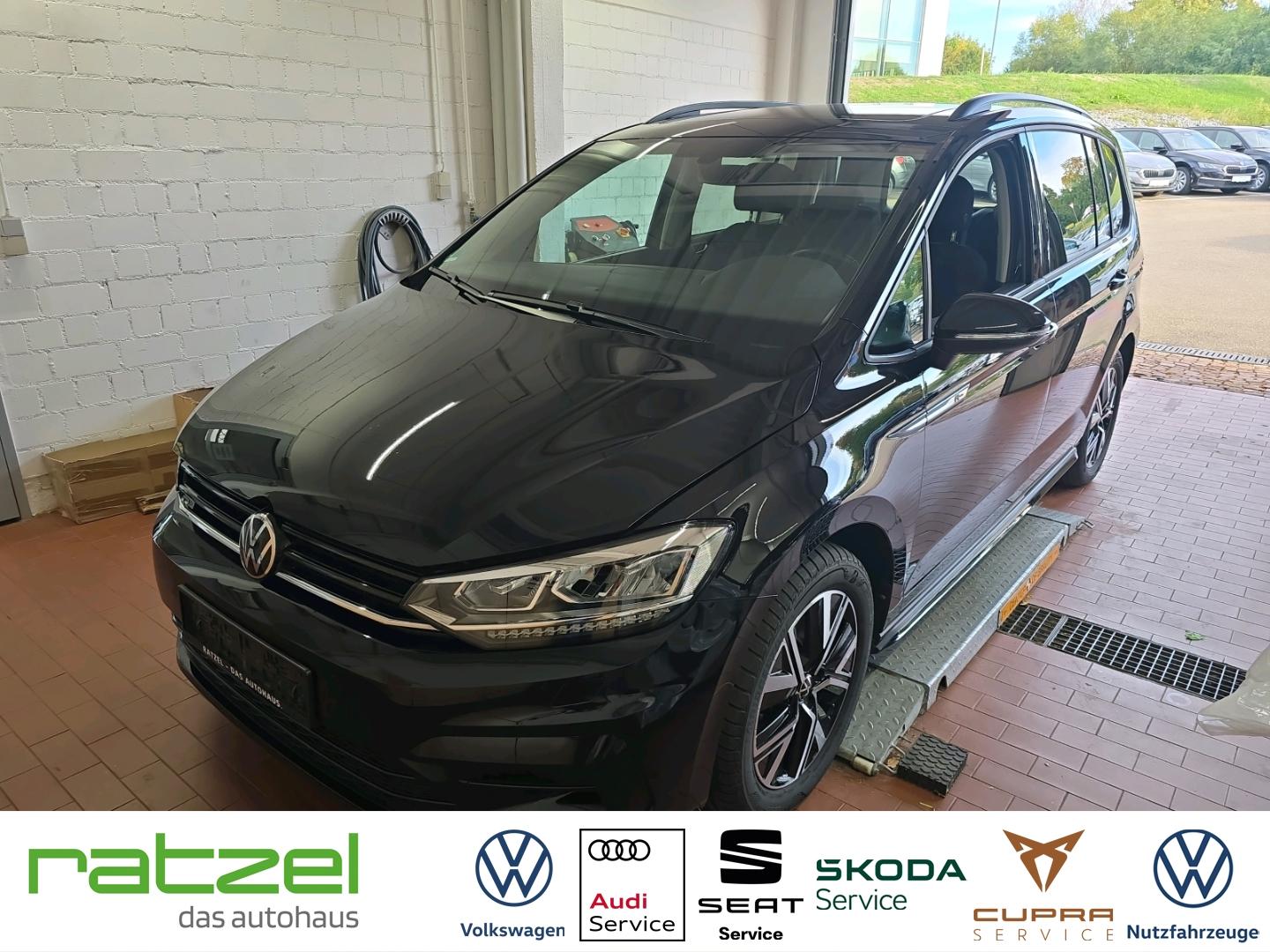 Volkswagen Touran Highline 1.5 TSI DSG R-Line Standheizung 