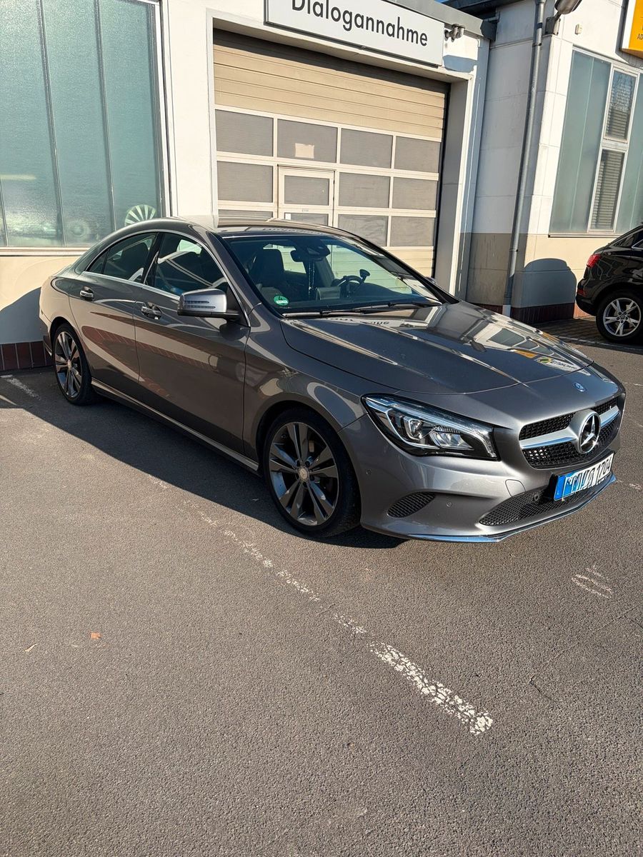 MERCEDES-BENZ Mercedes-Benz CLA 200 LEDER NAVI KAMERA TO...