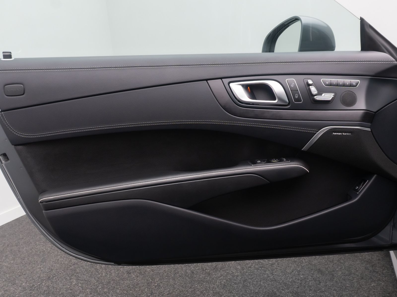 Fahrzeugabbildung Mercedes-Benz SL 400 AMG ACC Kamera H/K Komfort DAB FahrAssist