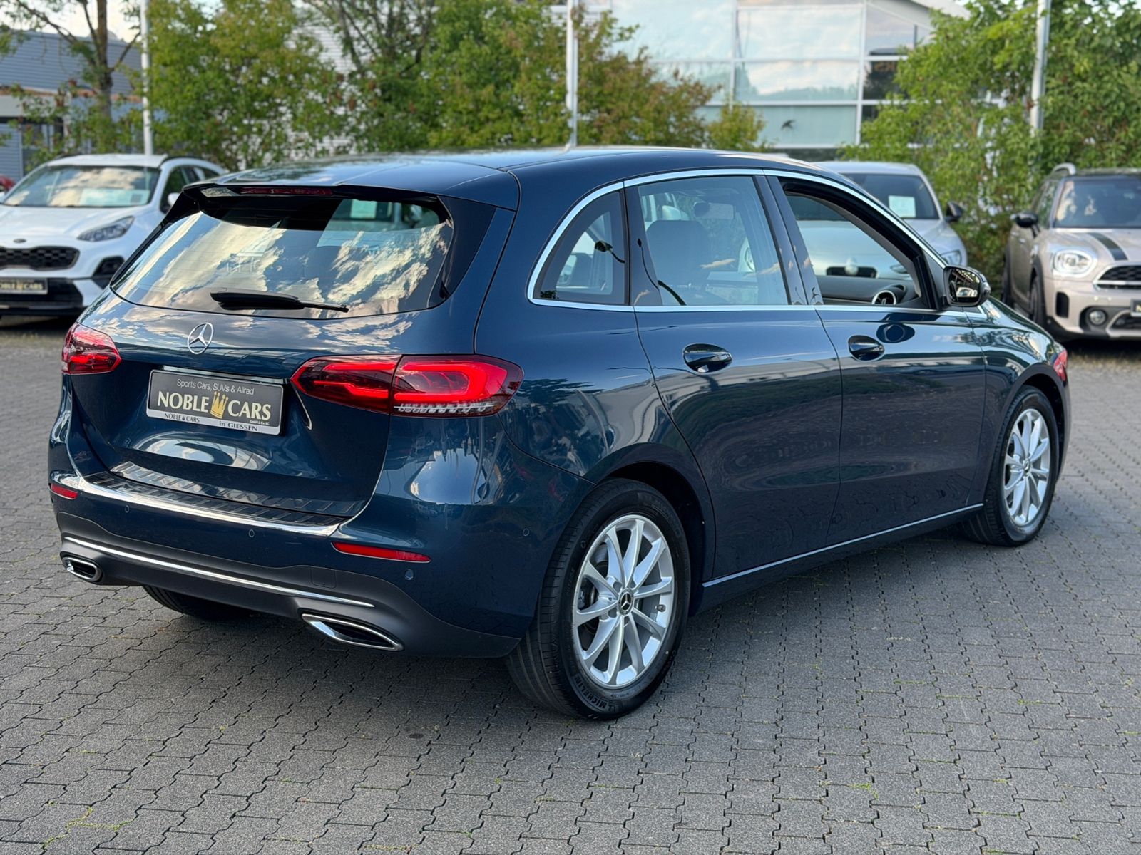 Fahrzeugabbildung Mercedes-Benz B 200 Progressive KLIMA LED NAV RFK SHZ ALU