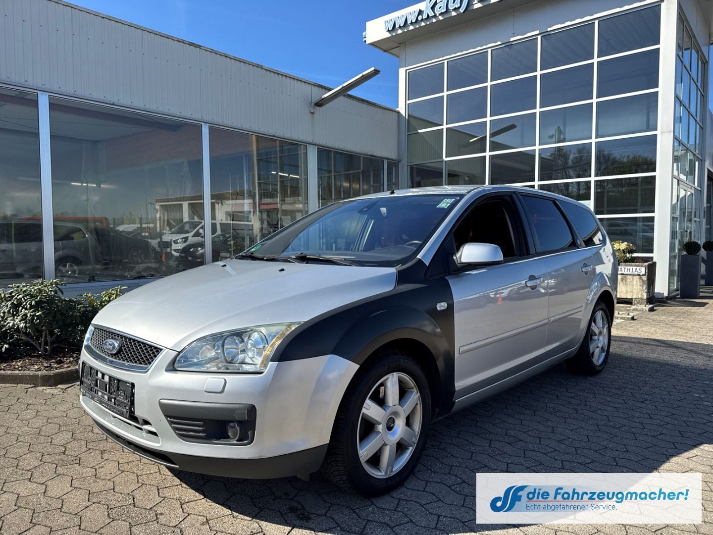 Fahrzeugabbildung Ford Focus Turnier Ghia Xenon Klimaautom *EXPORT