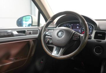 Volkswagen Touareg - 12