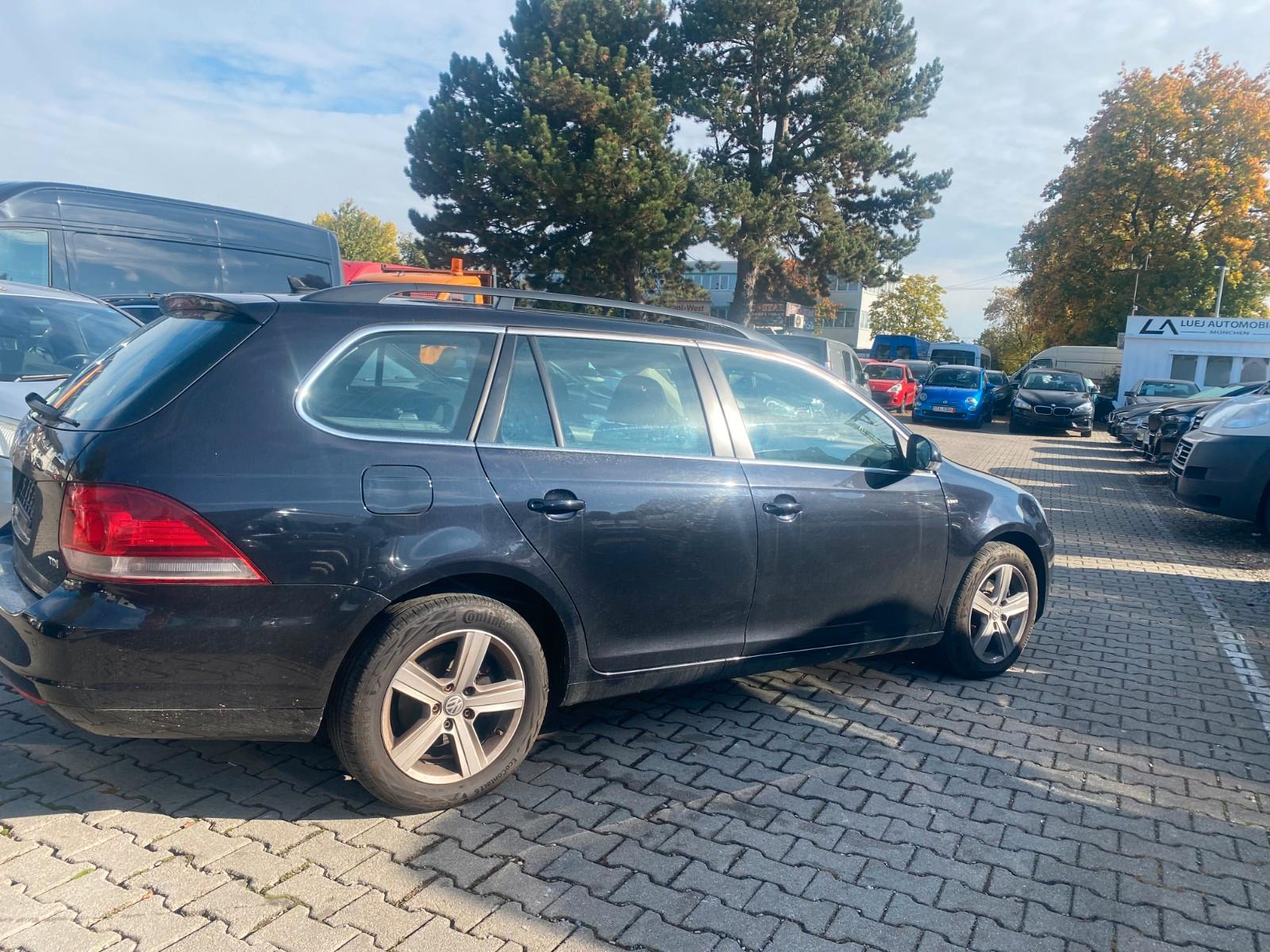 Volkswagen Golf 2011 — engine 1.598 cm³, 105 HP (77kW)