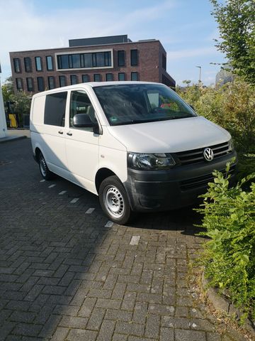 Volkswagen T5 Transporter mit AHK 2,2t und Partikelfilter