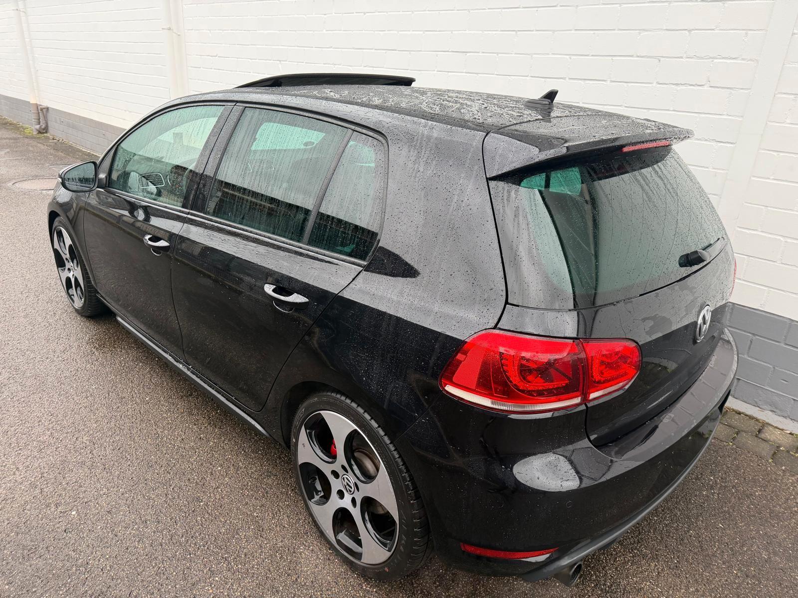 Volkswagen Golf 2.0 TSI GTI