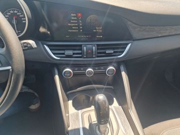 Alfa-Romeo Giulia - 11