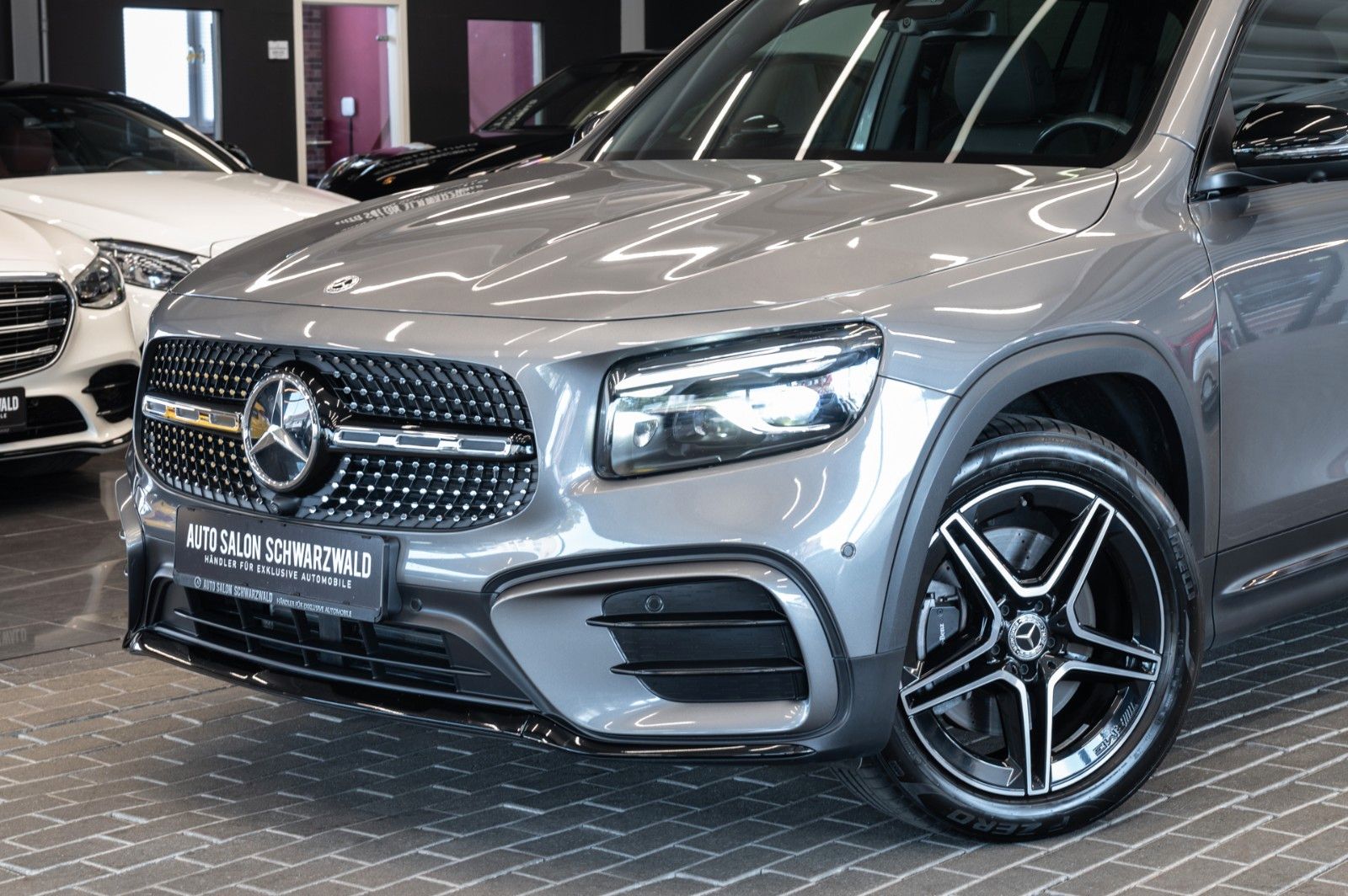 Mercedes-Benz GLB250 4M AMG-LINE NIGHT PANO AHK 360° MEMORY foto 3