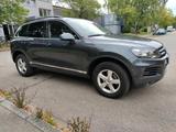 Volkswagen Touareg 7p 3.0 TDI 245ps Euro5 - Volkswagen Touareg mit Diesel-Antrieb: Geländewagen, 2.5