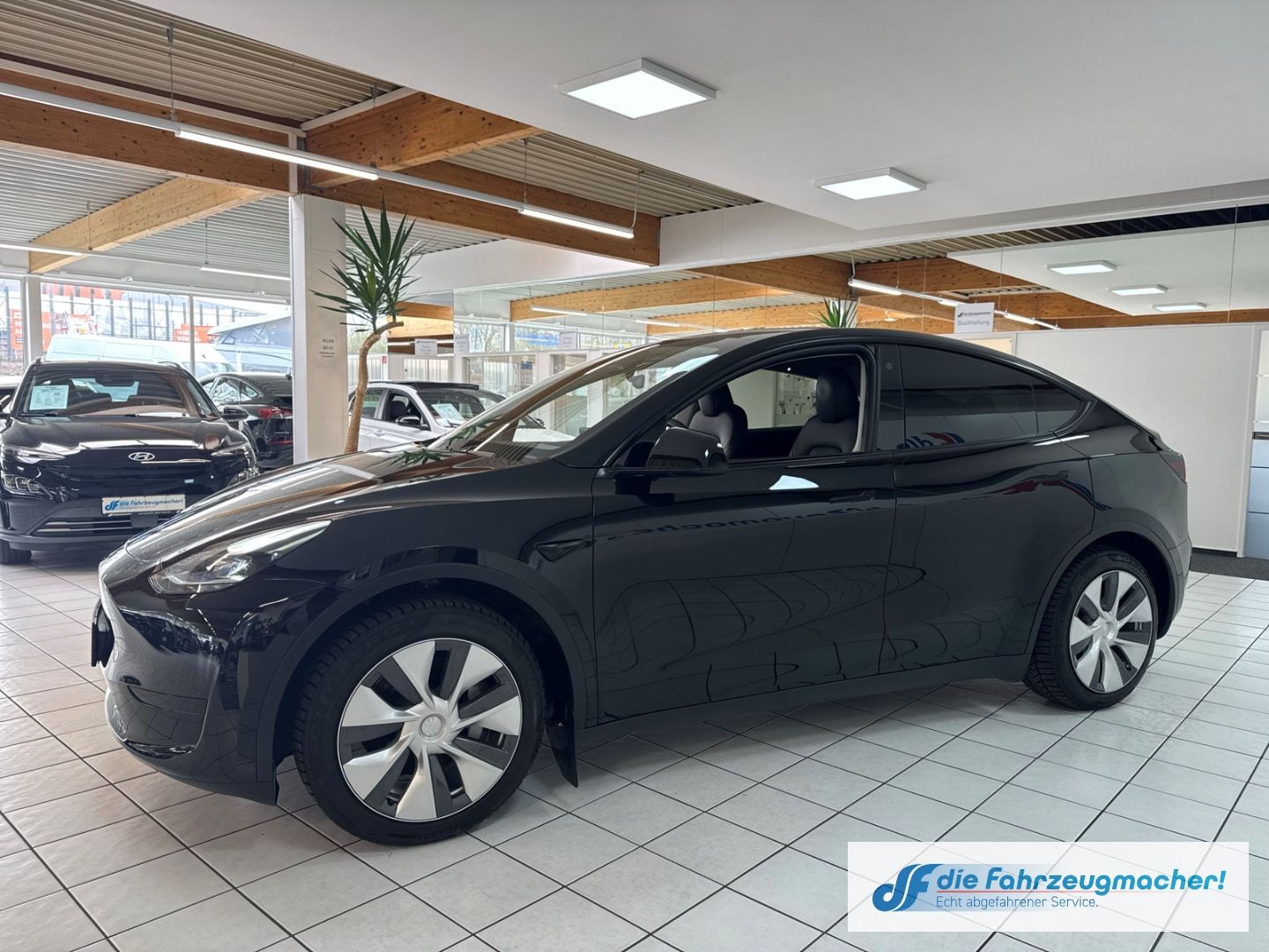 Fahrzeugabbildung Tesla Model Y RWD Panorama Navi Soundsystem LED ACC WL