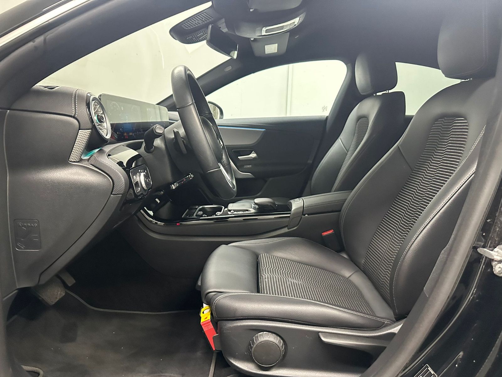 Fahrzeugabbildung Mercedes-Benz CLA 220 d DCT *Progressive*KAMERA*AMBILIGHT
