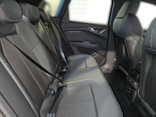Q4 SUV 40 e-tron S LINE+MATRIX+AHK+HUD+SPORT+