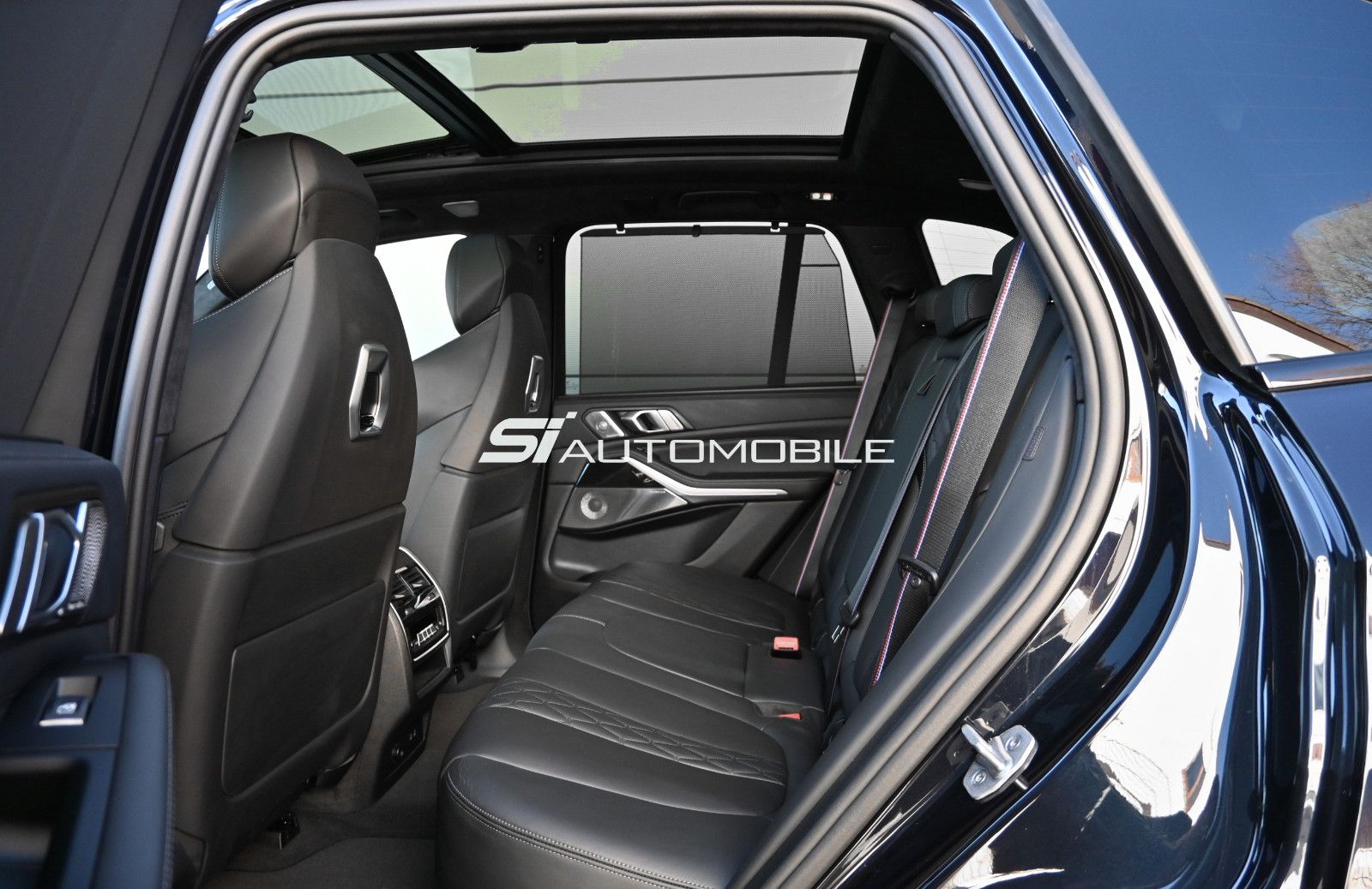 Fahrzeugabbildung BMW X5 M60i xDr. °UVP 155.609€°AHK°B&W°PROF.FAHRW.°