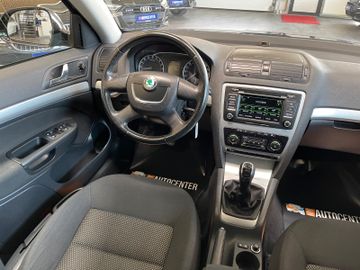 Skoda Octavia Combi Scout 4X4 *TÜV Neu*Xenon*
