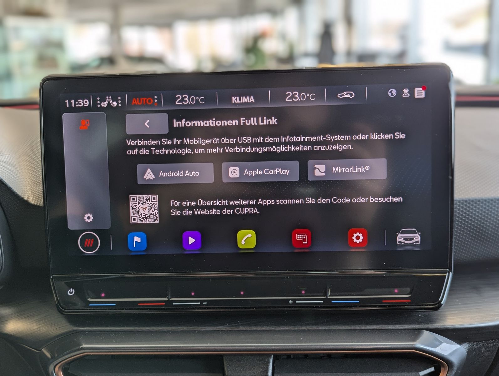 Fahrzeugabbildung CUPRA Leon 2.0 TSI VZ 4Drive Vision+ Matrix Pano ACC