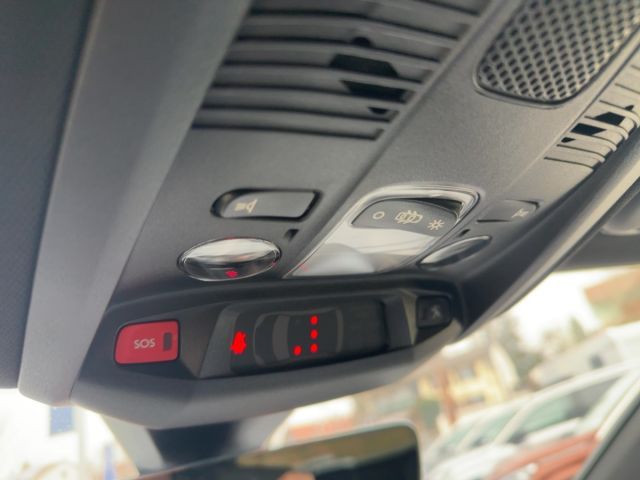 Foto Nummer 21: PEUGEOT 3008