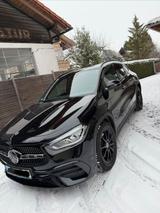 Mercedes-Benz Mersedes GLA 250 AMG Line - : Mercedes Benz Mersedes