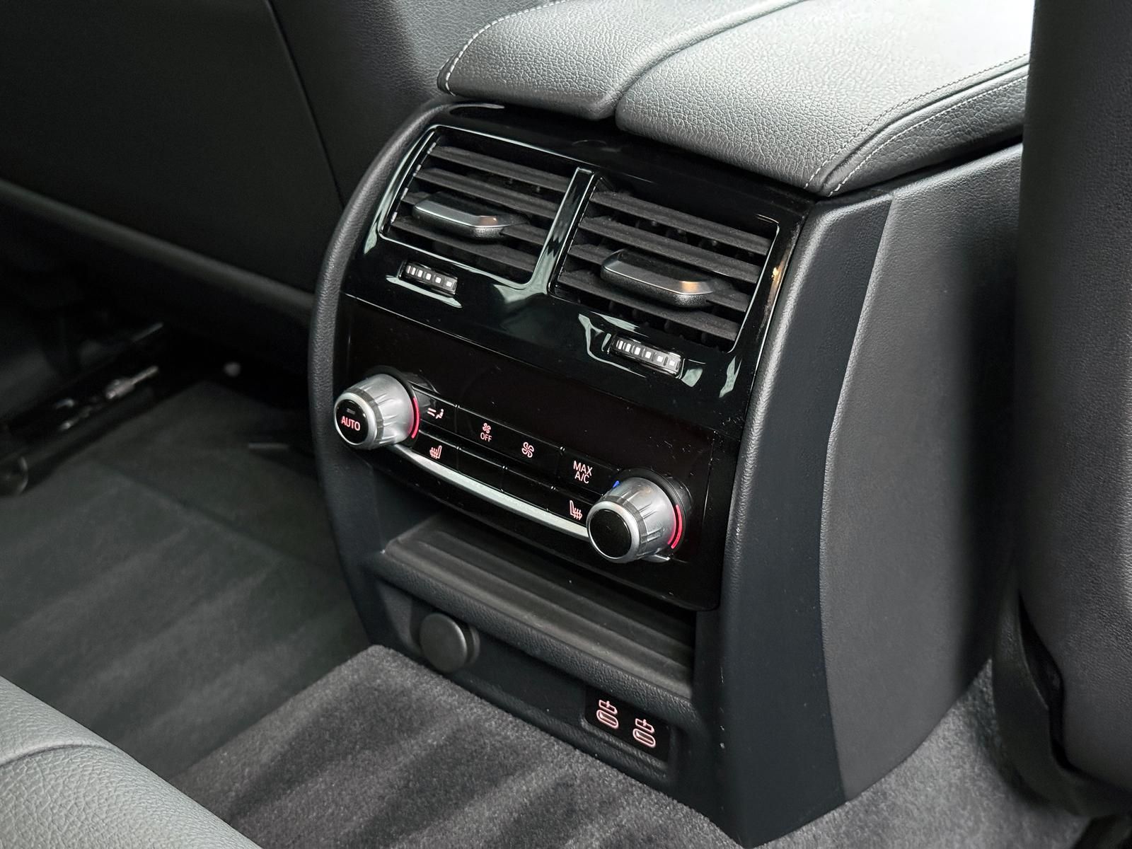Fahrzeugabbildung BMW d*XDRIVE*M-PAKET*AHK*H&K*LIVE*360°HUD*KEYL*DAB
