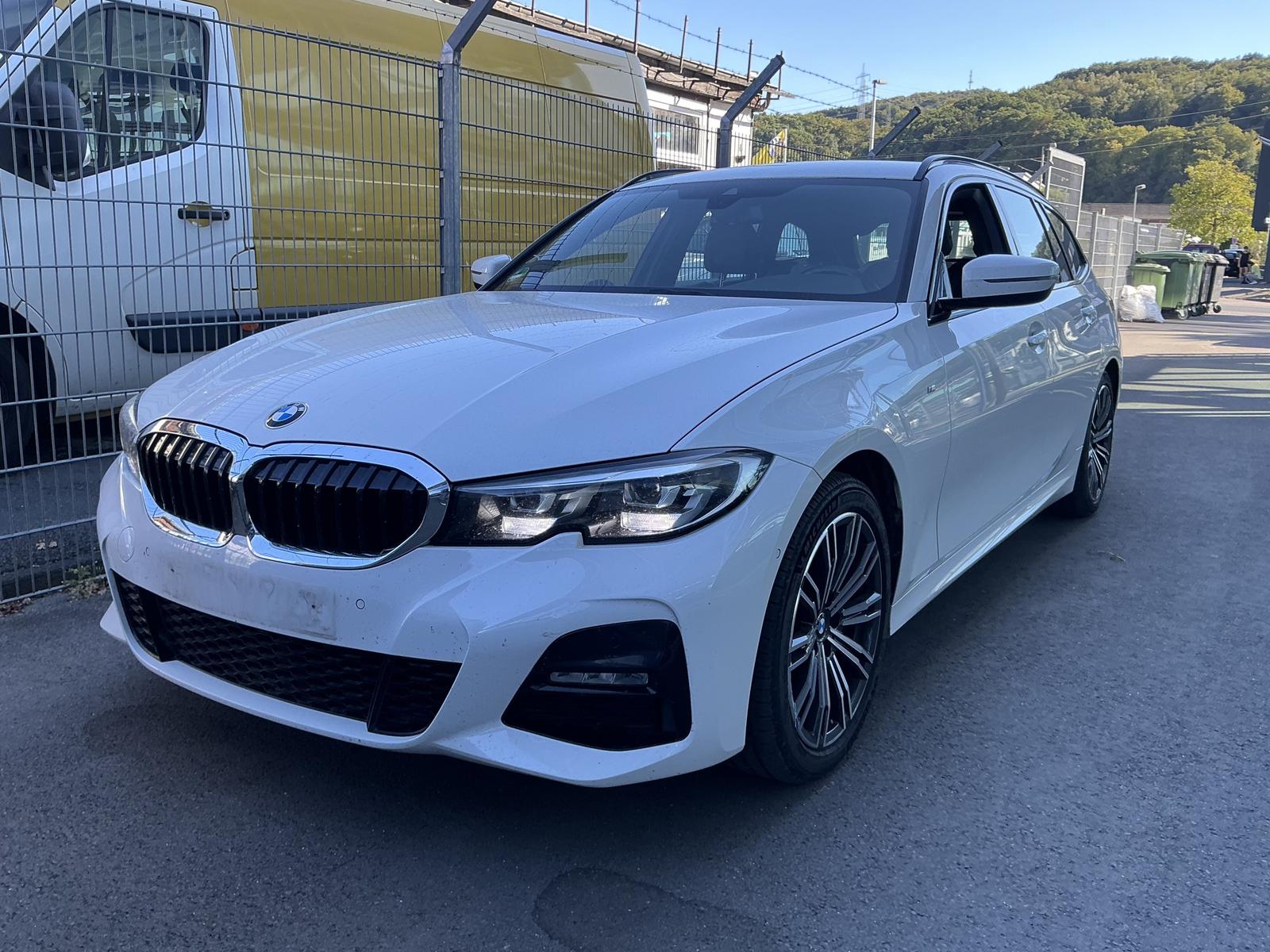 BMW 330x Drive M-Sport Leder Ambiente Navi LED SHZ