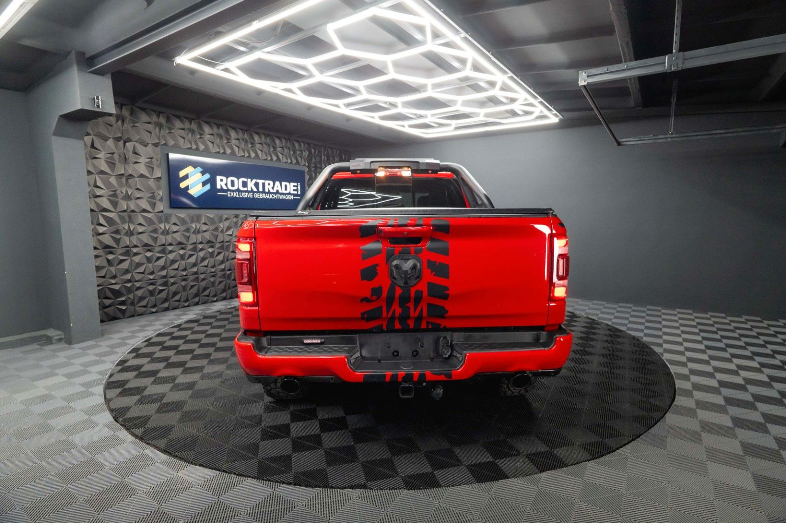 Fahrzeugabbildung Dodge RAM 5.7 V8 HEMI 4x4 OFFROAD LONGBED AXLE LOCK