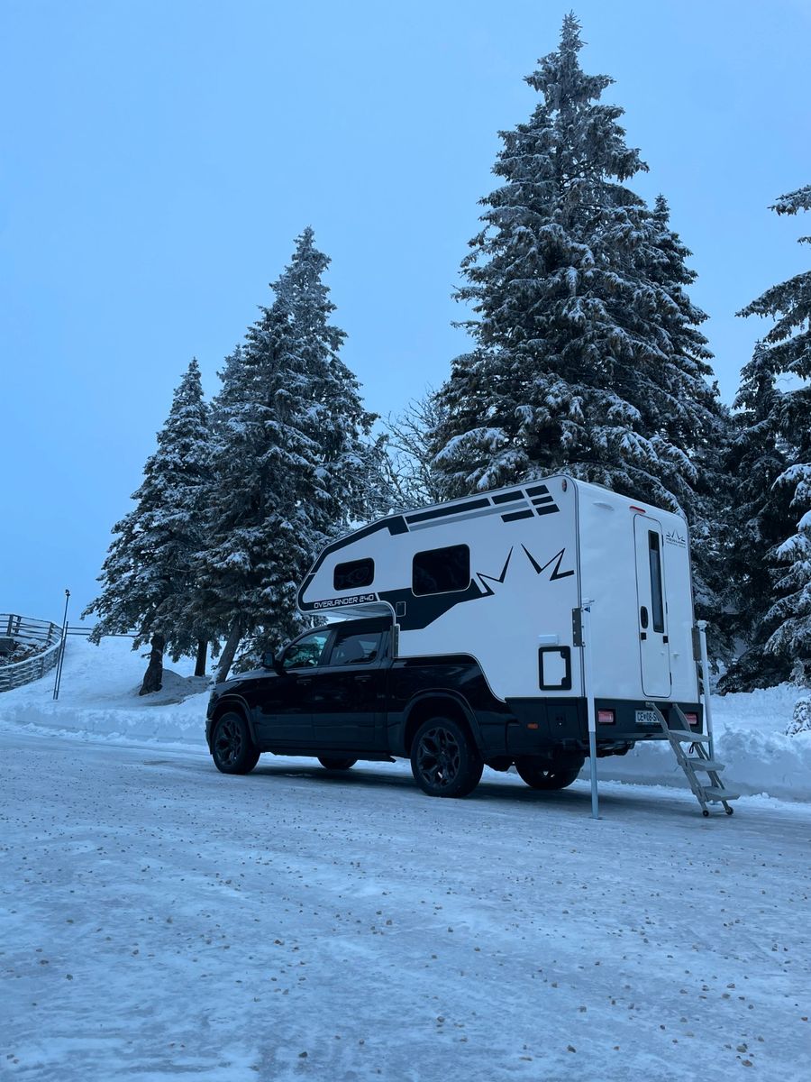 Fahrzeugabbildung Andere OVERLANDER 240