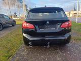 BMW 218i Active Tourer Aut. Advantage - BMW 218 Active Tourer: mit Anhängerkupplung