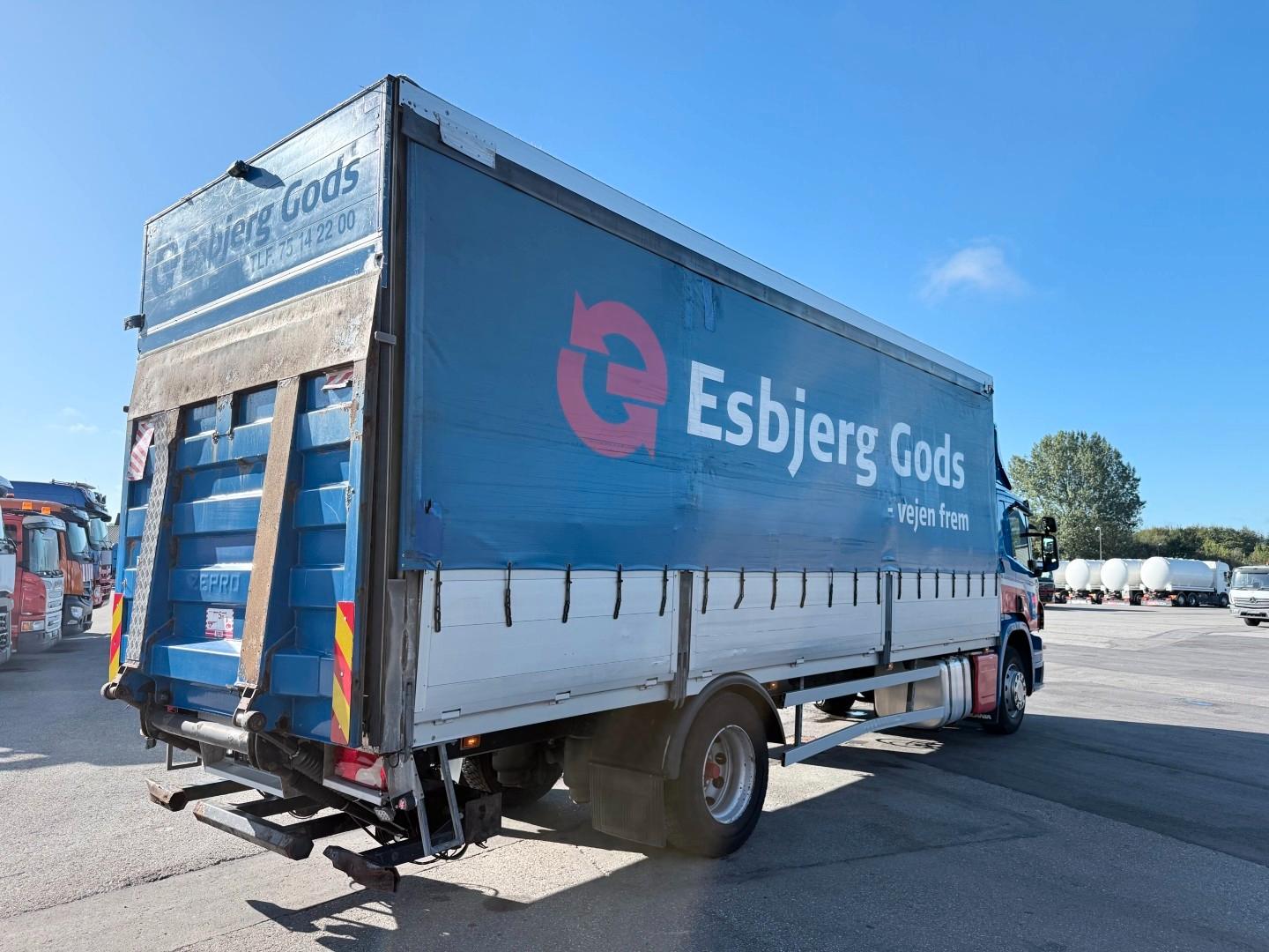 Scania P280 4x2 Euro 5 7,7 m Curtainsider and Tailli