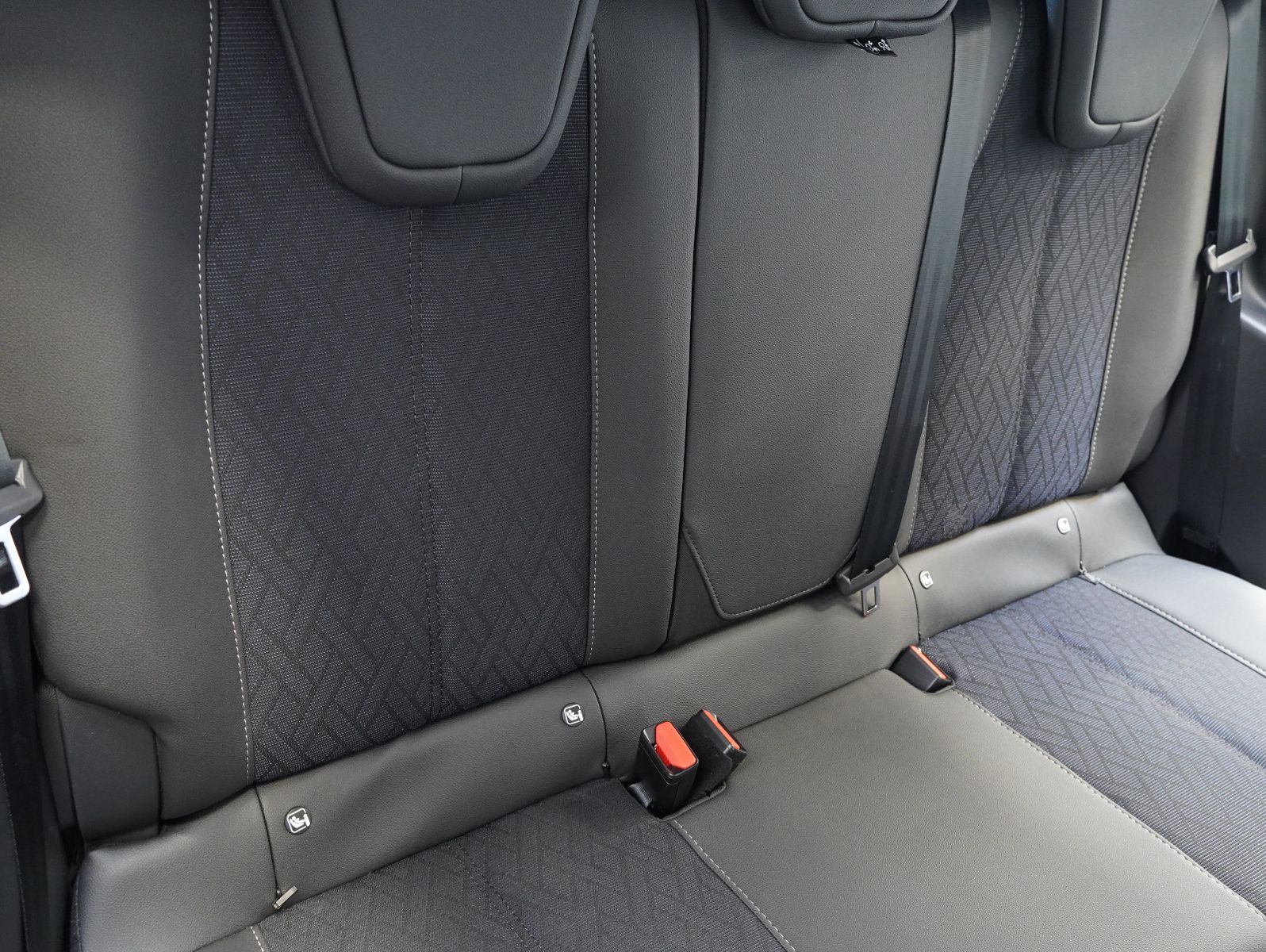 Fahrzeugabbildung Opel Corsa F e Elegance LED/CARPLAY/DAB/11KW